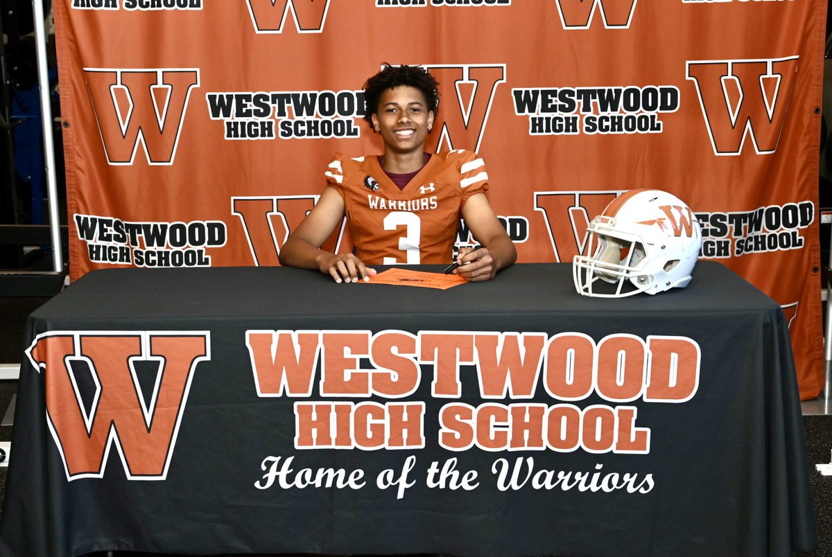 coach_awood's tweet photo. Middle School signing day. Can’t wait for these guys to become our next group of warriors. @RoundRockISD @WWHSWarrior @var_austin @Canyon_Vista @greghogue11 https://t.co/Q33b08VxZO