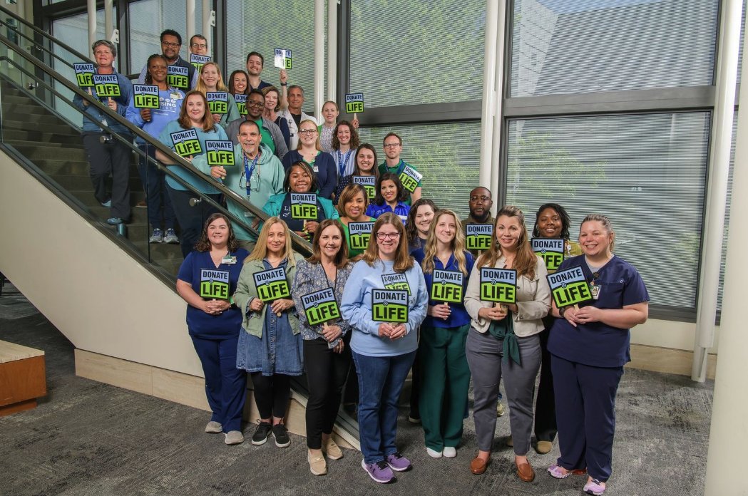 Check out these amazing UAB team members who proudly participated in Blue & Green Day on Friday, April 12.💙💚 Employees came together to show support for the @DonateLife message and helped spread awareness about registering as an organ, eye, and tissue donor. #LegacyOfHopeAL