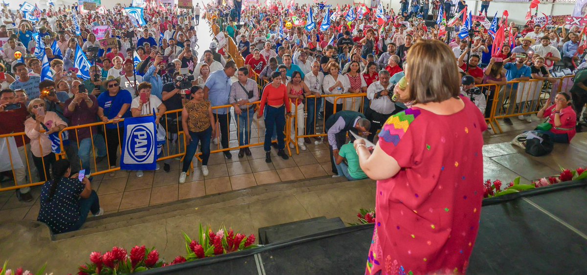 Necesito que en Chiapas y en todo México hagan sus carteles, sus lonas y sus corazones. Vamos a construir un país en donde sus hijos puedan tener un mejor futuro y puedan a salir a la calle sin sentir miedo. Les aseguro que si salimos a votar, vamos a ganar. ¡Muchas gracias