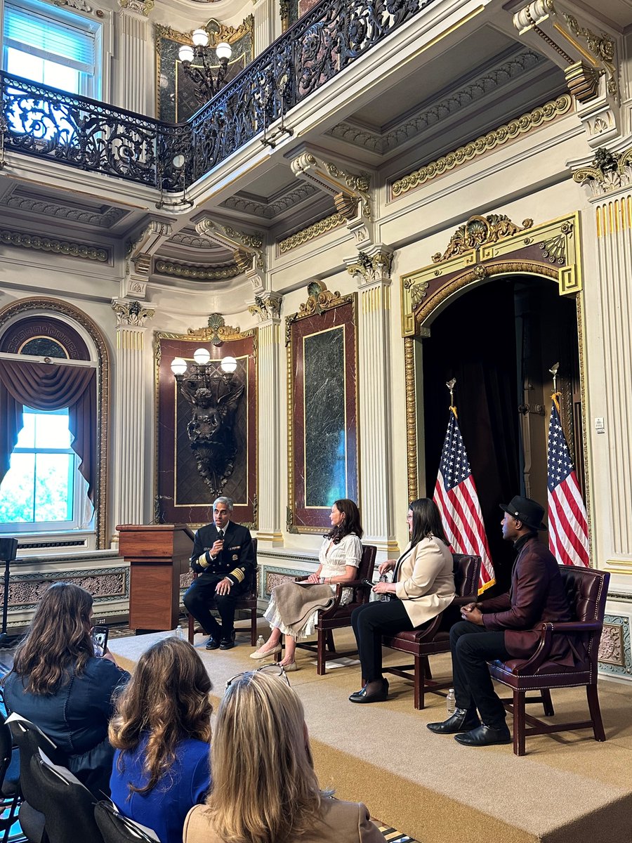 Today, to mark the release of the National Strategy for Suicide Prevention, I joined @AloeBlacc, @AshleyJudd, Shelby Rowe (@SPRCtweets), and leaders across the Administration at the White House for an important discussion on the impact of suicide on families and communities. 1/2