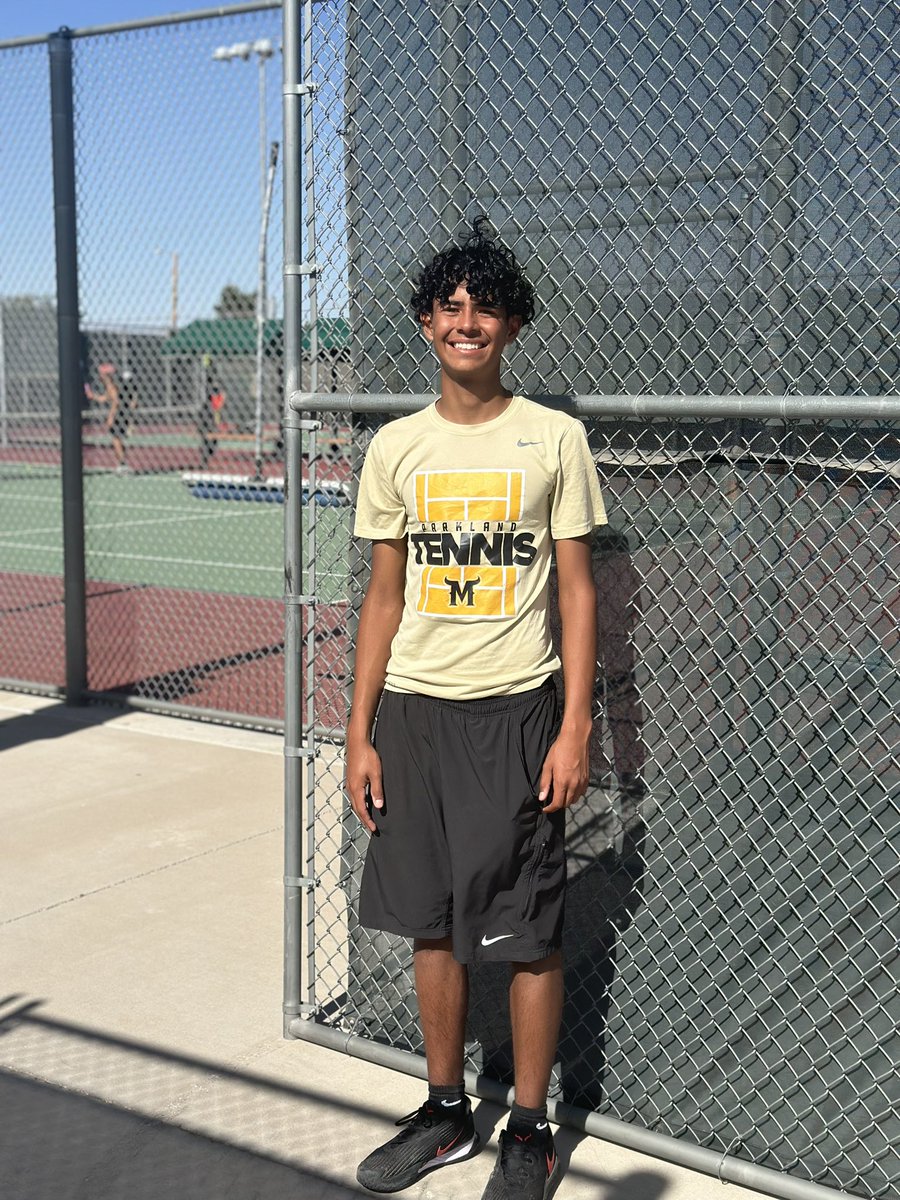 This guy is no stranger to Championship rounds and no different this time around. Isaias Lomeli will be playing in the Boys Singles Championship match tomorrow! @phsmats @PHSTennis915