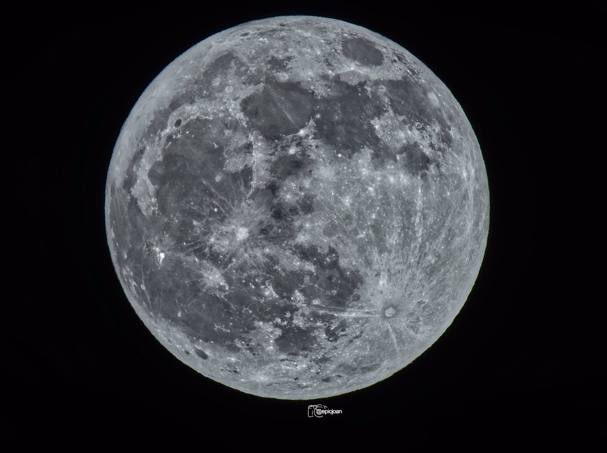 Sant Jordi, plena! quan ha sortit dels núvols he aprofitat
@astrofotografia @OMSYSTEMcameras #cielosESA @El_Universo_Hoy  @esolympus  #Astrophotography #fullmoon #lluna #Luna #OM1mark2 #SantJordi2024