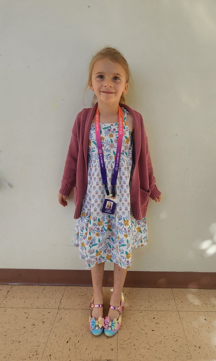 k_sliders's tweet photo. We have a new teacher in our prek team. Ms. L Career day for spirit week.  #TuckahoeRocks #TuckahoeSchool @TuckahoeAP https://t.co/CcgKWdIr1m