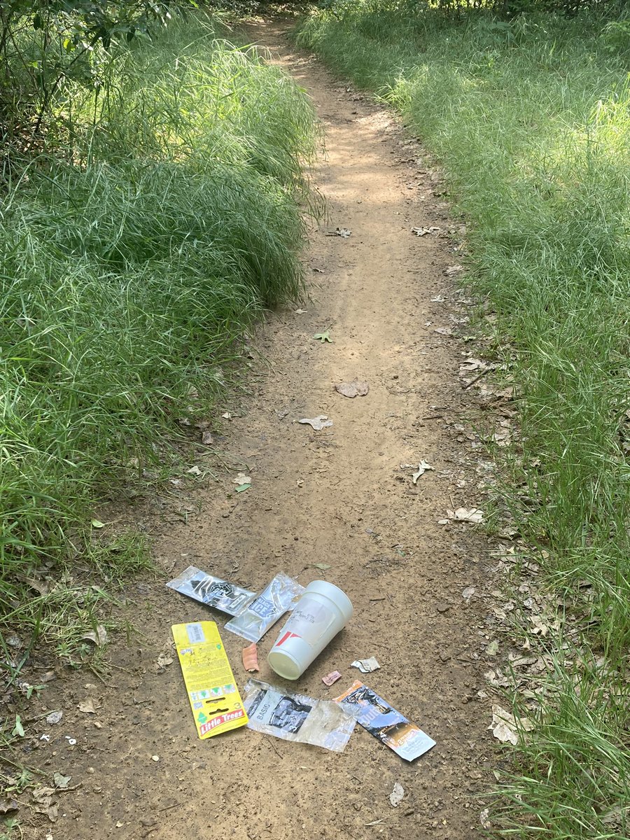 K2Runs's tweet photo. Unfortunately, the rain hasn’t kept the litterbugs at bay. The good news is, I’m #happytohelp Keep Grapevine Beautiful. Join me in the “fight”! 
#152pickupchallenge #LitterEndsWithUs 
#BeautifyTexas https://t.co/i50InyERfe