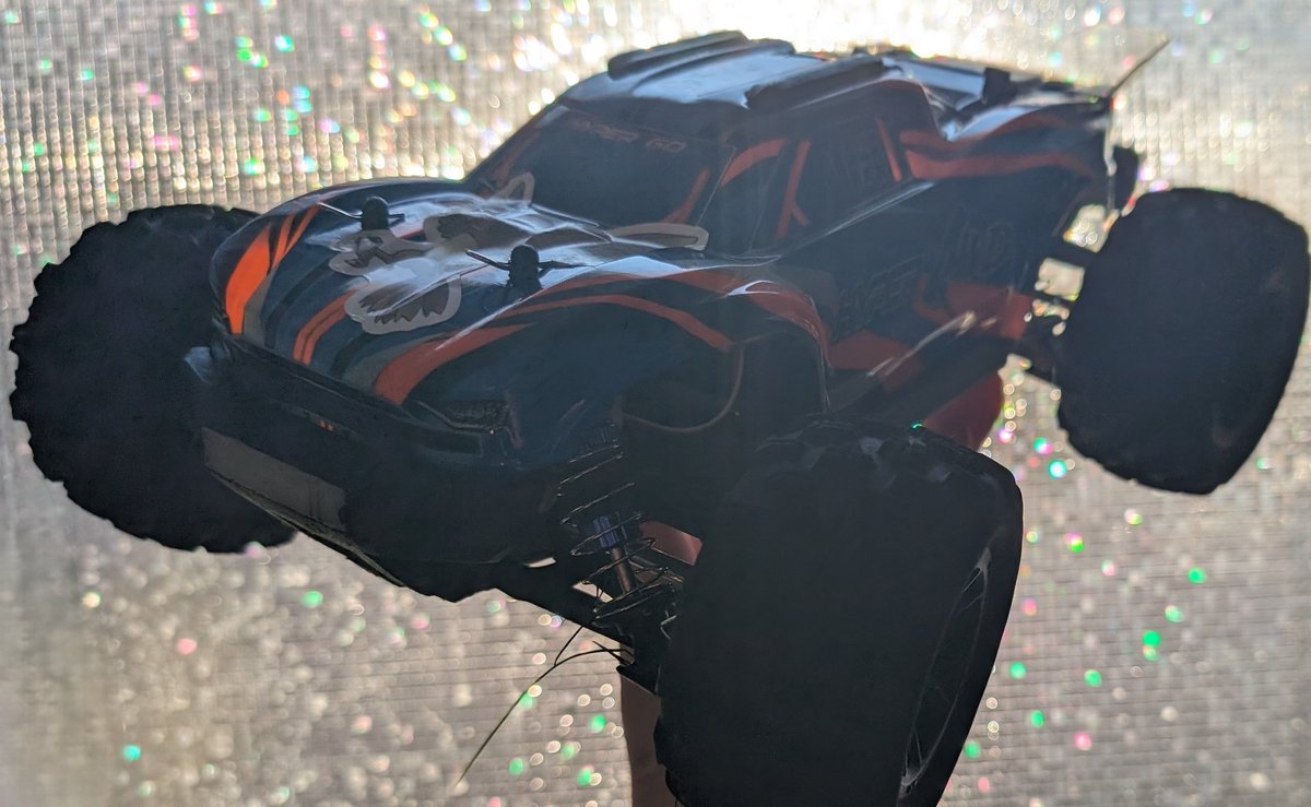 MisplayMental's tweet image. Pidgey had sluggish acceleration yesterday so I searched for how to fix it until I found out it was the "slipper clutch" 

I broke it down and took it apart until I could access, gave it a tighten and I fixed it!!! Runs like a dream now!  #basher