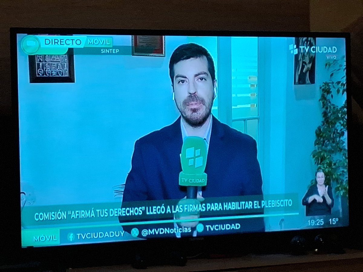 @MVDNoticias @cabezamartini nos da la buena noticia de que el @PITCNT1 confirmó de que ya se llegaron a las firmas.
'1400 millones de dólares dejarían de ir a la Afaps y llegarían al BPS'
Sergio Sommaruga 
@Tinchorgz @TVCIUDADuy