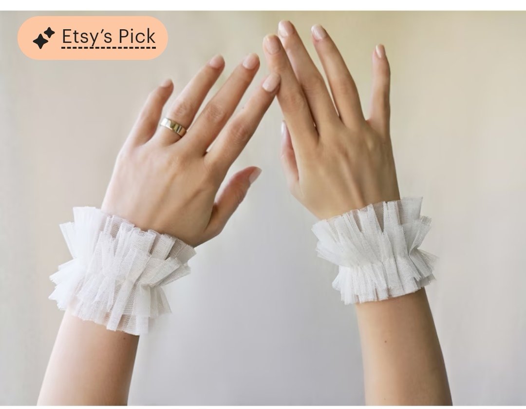 Etsy's editor pick 🤍 Ivory White Ruffle cuffs etsy.com/listing/649150…