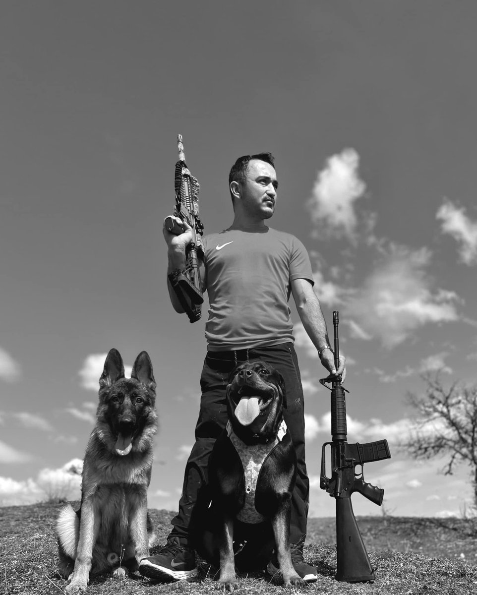 Yıldızı göğün kandili
Namusum bildim hilâli 🇹🇷