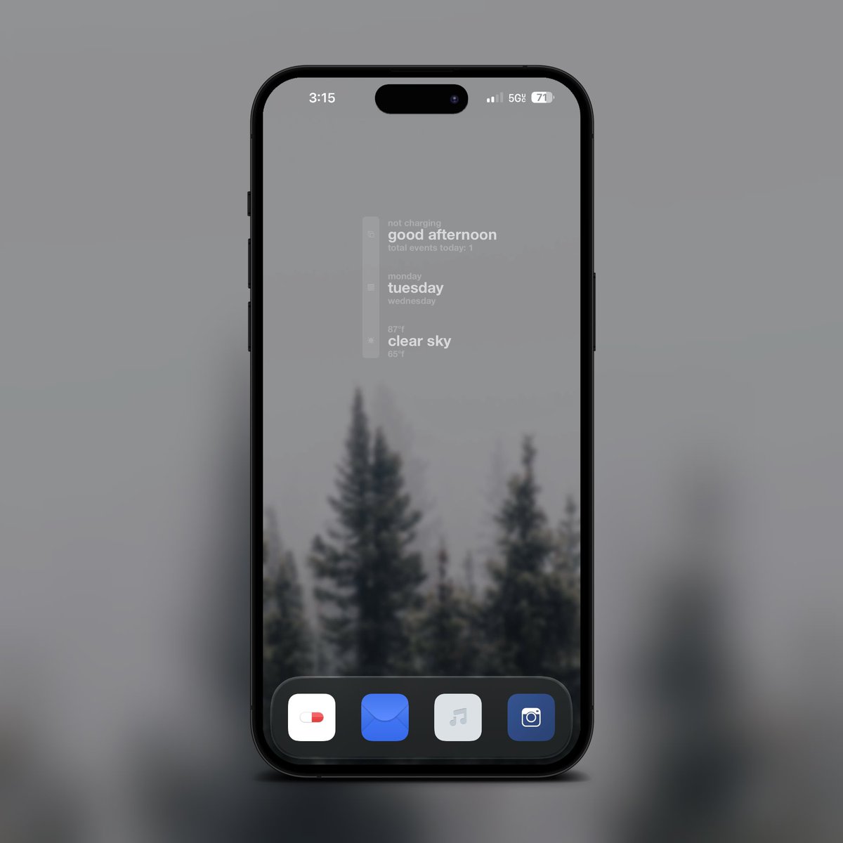 looking through my dropbox and remembered how much i love space potato neue. had to change my homescreen up! 
widget is still a WIP, not happy with the top section