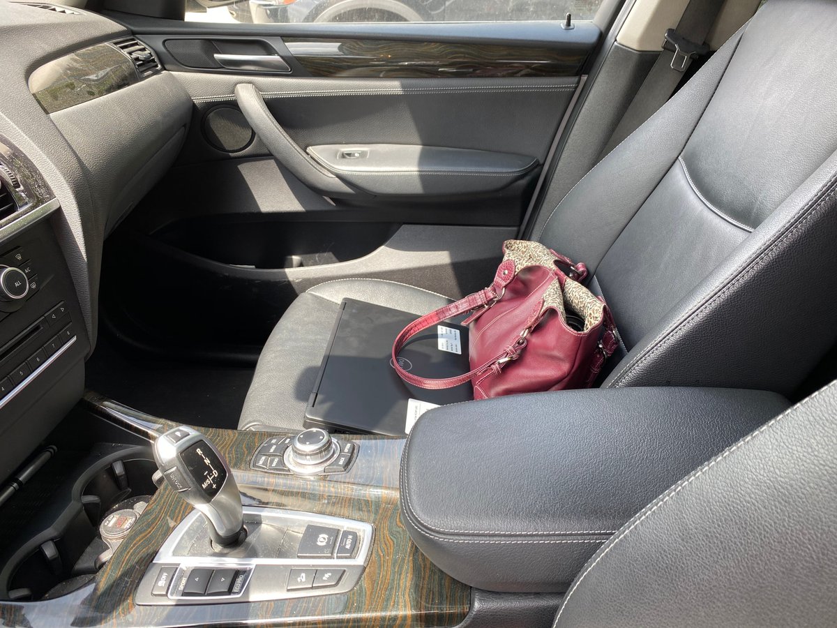 cqrcmp's tweet image. Reduce the chance of auto theft by taking these steps: 
🚗 Keep valuables hidden 
🏠 Don't leave garage door openers in plain sight 
📞 Call 604-945-1550 to report any theft or suspicious activity

#PreventAutoCrime #StopAutoCrime #LockitorLooted