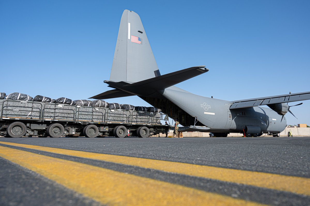 April 23 USCENTCOM, Royal Jordanian Air Force Conduct Humanitarian Airdrops into Gaza

U.S. Central Command and the Royal Jordanian Air Force conducted a combined humanitarian assistance airdrop into Northern Gaza on April 23, 2024, at 11:50 A.M. (Gaza time) to provide essential… https://t.co/jzulITYttB https://t.co/OSmkGOkmug