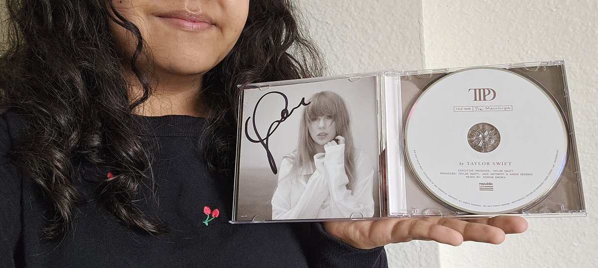 My first #TaylorSwift signed items ever! Am I allowed to cry? 🤍 @taylornation13 
#TSTTPD    #TTPD