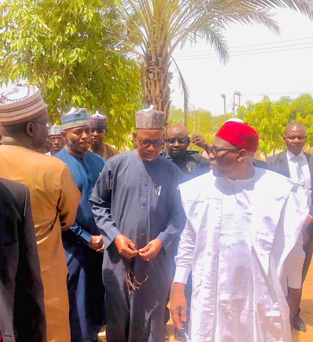 #ATIKU_JOINS_KAMALES_FAMILY_IN_MOURNING

Tuesday 23rd April, 2024

Hon @AdamuAtikuA , in company of H.E @GovernorAUF , joins hundreds of mourners to perform funeral prayer on the late Muhammadu Bubakari Kamale - who died today, Tuesday, in the FMC Yola at the age of 74.