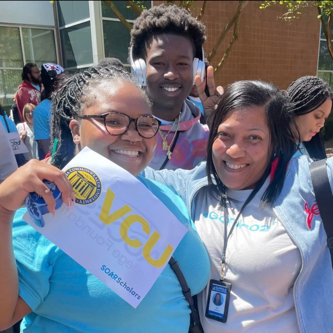 SufVAschools's tweet photo. Today, graduating SPS high school seniors attended College Commitment Day 2024! CCD is an annual event hosted by the Access College Foundation to celebrate high school seniors' college acceptances and commitment to higher education! #igotin2024 #SPSCreatesAchievers https://t.co/JEmyIyw9x8