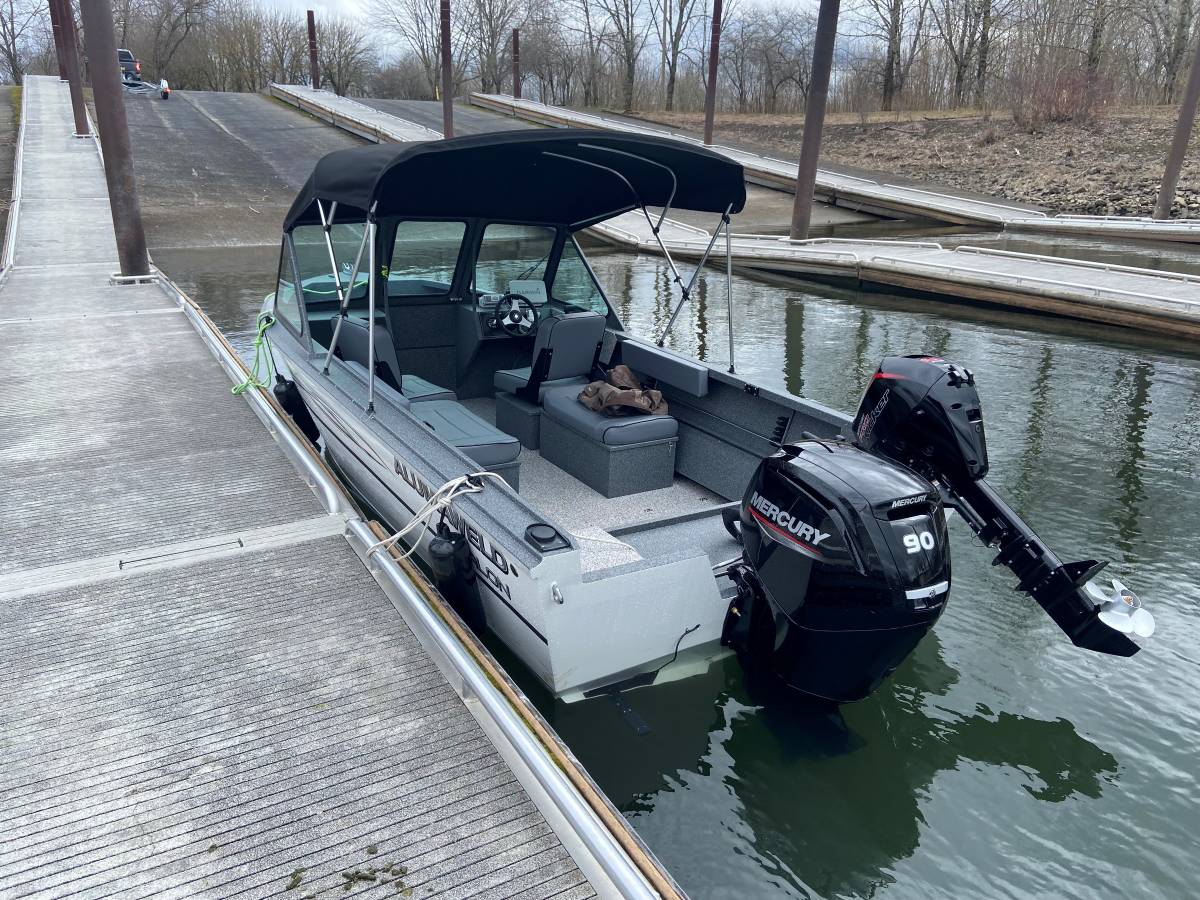 Now available: 2023 Alumaweld Talon 18'

Priced at $44,995. This boat is at Stevens Marine in Tigard. Visit stevensmarine.com for more information. 

#boating #boats #adventure #usedboats #explore #boatinglife #fishing #pdx