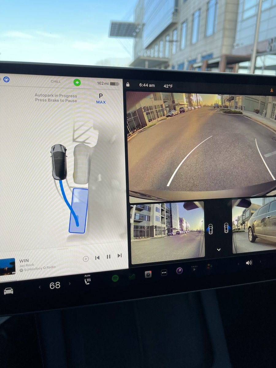 🚀 Day 21-22 of FSD: The system sees red when it comes to blind spots, ensuring a smooth ride! And guess what? It's a parallel parking pro, even in the tightest downtown spots. Watch out, human drivers – this AI is faster than ever! 🚗💨 #Tesla #FSD #AutonomousDriving #ParkYeah