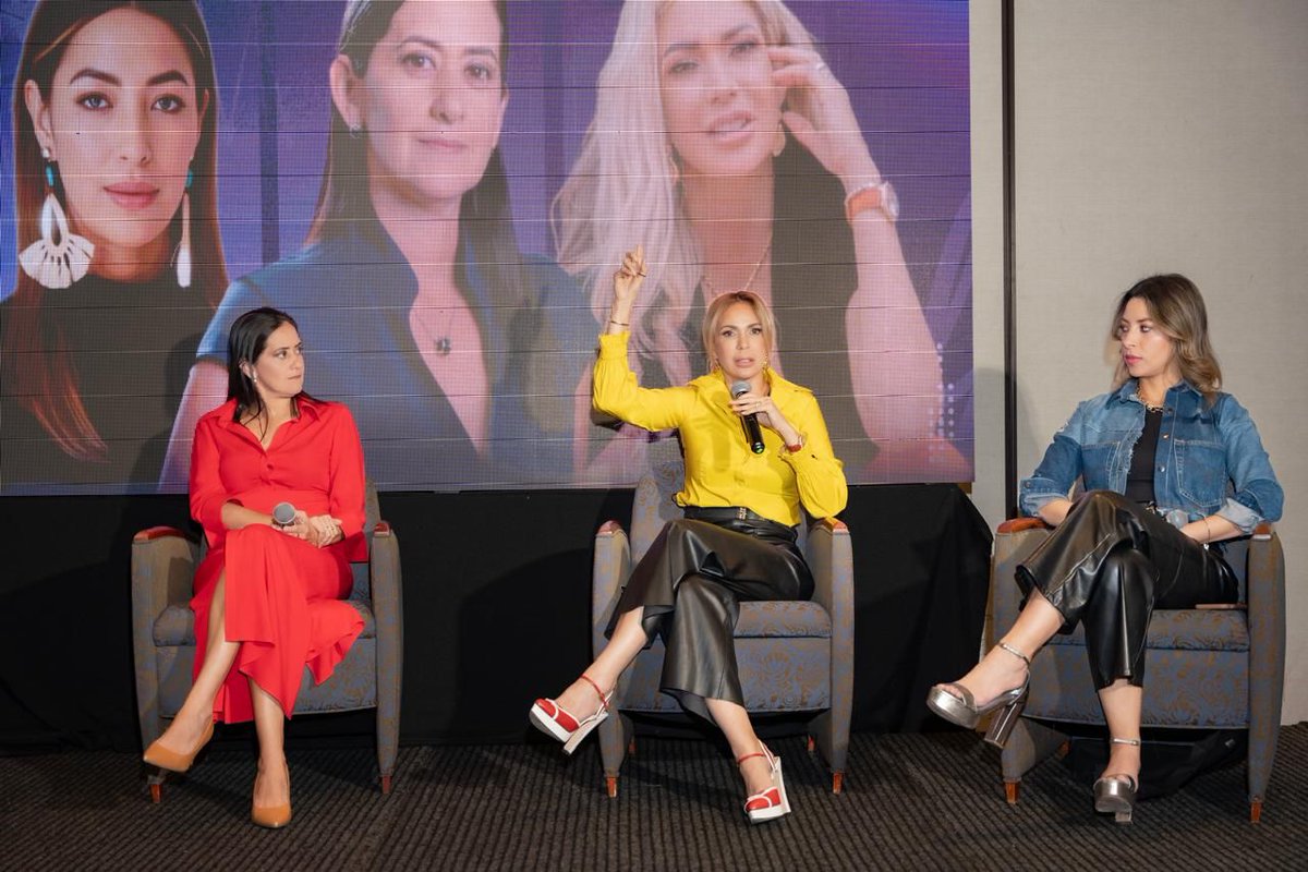 Susana González destaca la importancia del liderazgo femenino en el foro empresarial de la Cámara de Comercio Ecuatoriano-Chino 

🔘is.gd/w68gm8

#SusanaGonzález #liderazgofemenino #foroempresarial #CámaraComercio #mujernegocios #quito