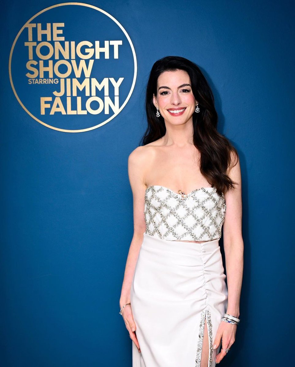 Anne Hathaway will be on The tonight show with Jimmy fallon (April 29th).