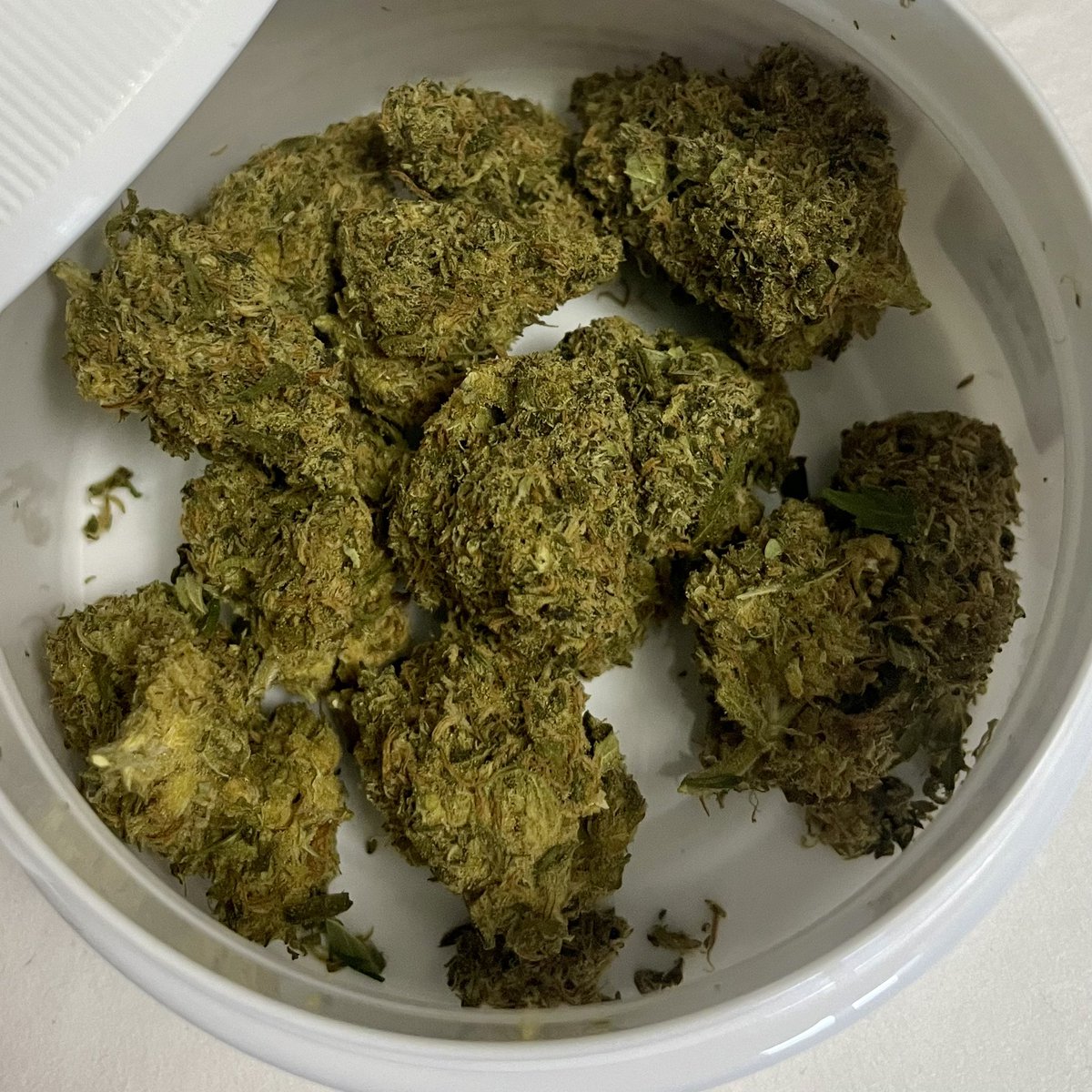 nebenbeidaneben's tweet photo. 10g #Bedrocan
Mein Monatsvorrat an Bedarfsmedikation.
119€. Ginge auch für ca. 90€. Entschied mich aber für einen anderen Lieferanten.
Vor der Teil-#Legalisierung: BTM-Rezept, ca. 240€, Preis: Tendenz steigend
Ja, hey. Fuck.
DANKE 🙏
Ihr #Cannabis-Patient
#Autismus https://t.co/HwaCJj8cgV