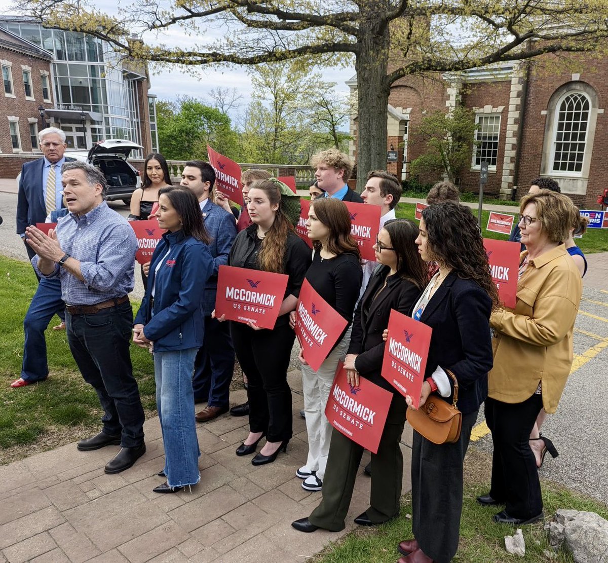 Last stop: Pittsburgh! Proud to cast my vote to be our party's nominee for US Senate and grateful for our commonwealth’s strong support. Make sure to get out and vote before polls close at 8pm tonight! Let’s get our country back on track. 🇺🇸💪