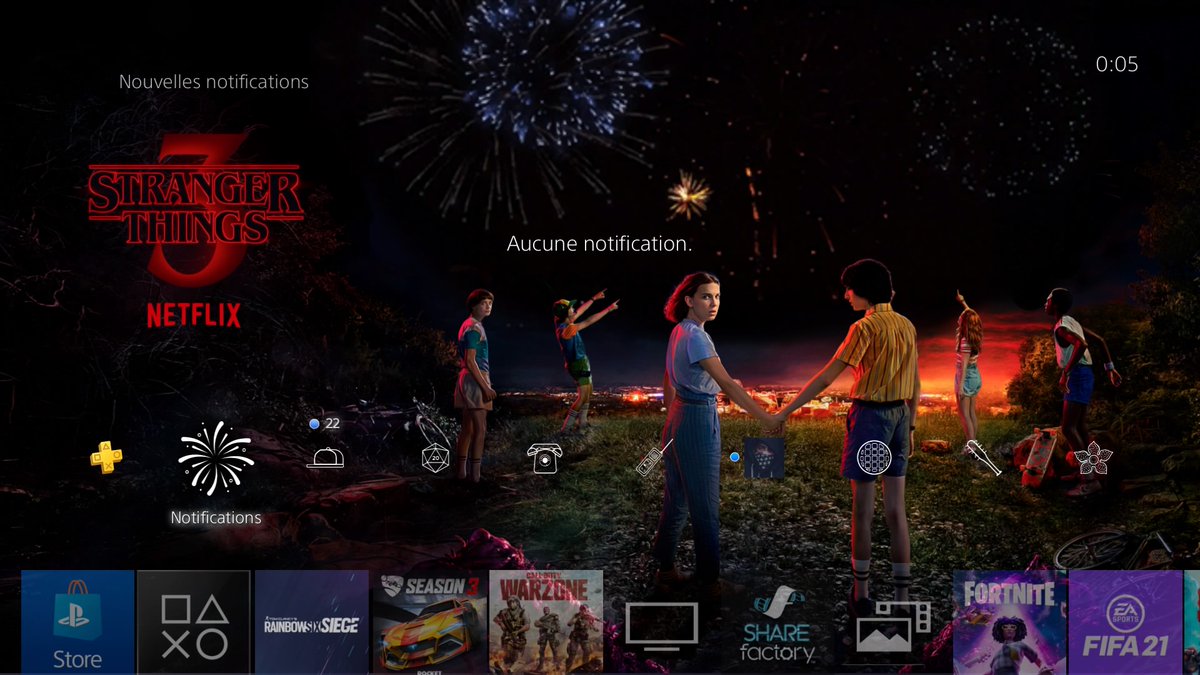 Vaikidaa's tweet photo. Why did sony think going from this to this is a good thing 💀 the ui is better sure but i still miss my old themes, they should bring them back https://t.co/neifOcZUMF