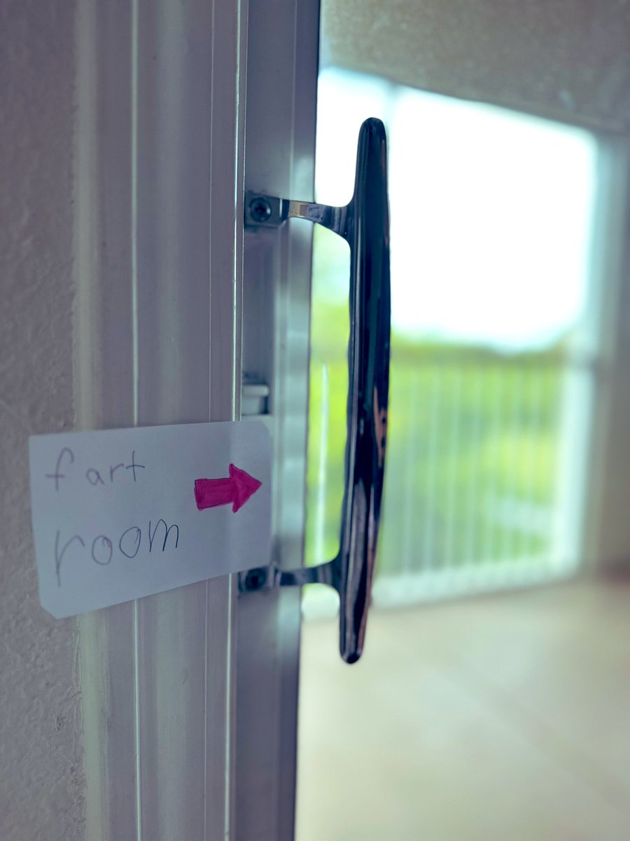 your internet niece said that no one is allowed to 💨 in the house anymore. she said, take your ass outside 😭😭 please look at the sign she made 😩