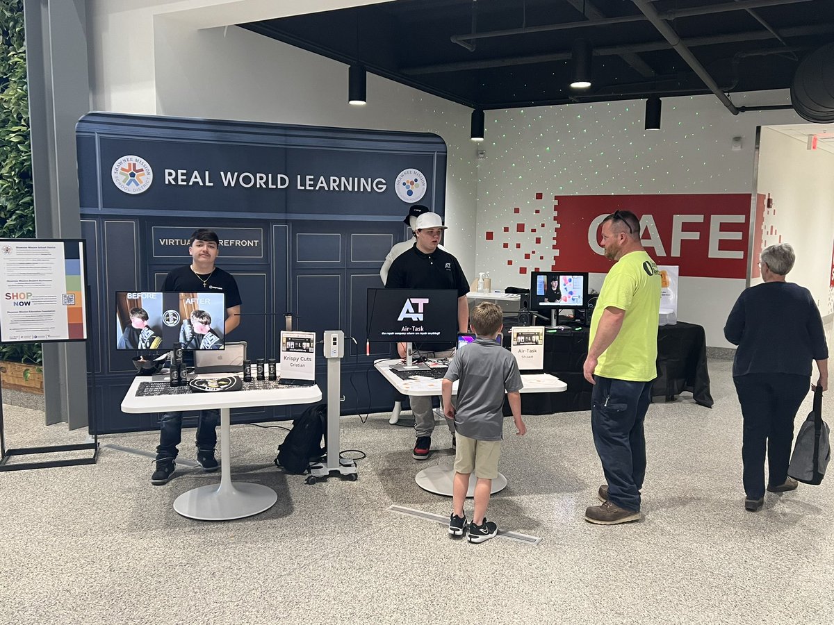 The #RealWorldLearning Pop-Up store featuring @theSMSD student-owned businesses is open @smsd_caa until 7 pm. Support our @SMWestOffice student entrepreneurs. @OakParkMall is an outstanding partner.