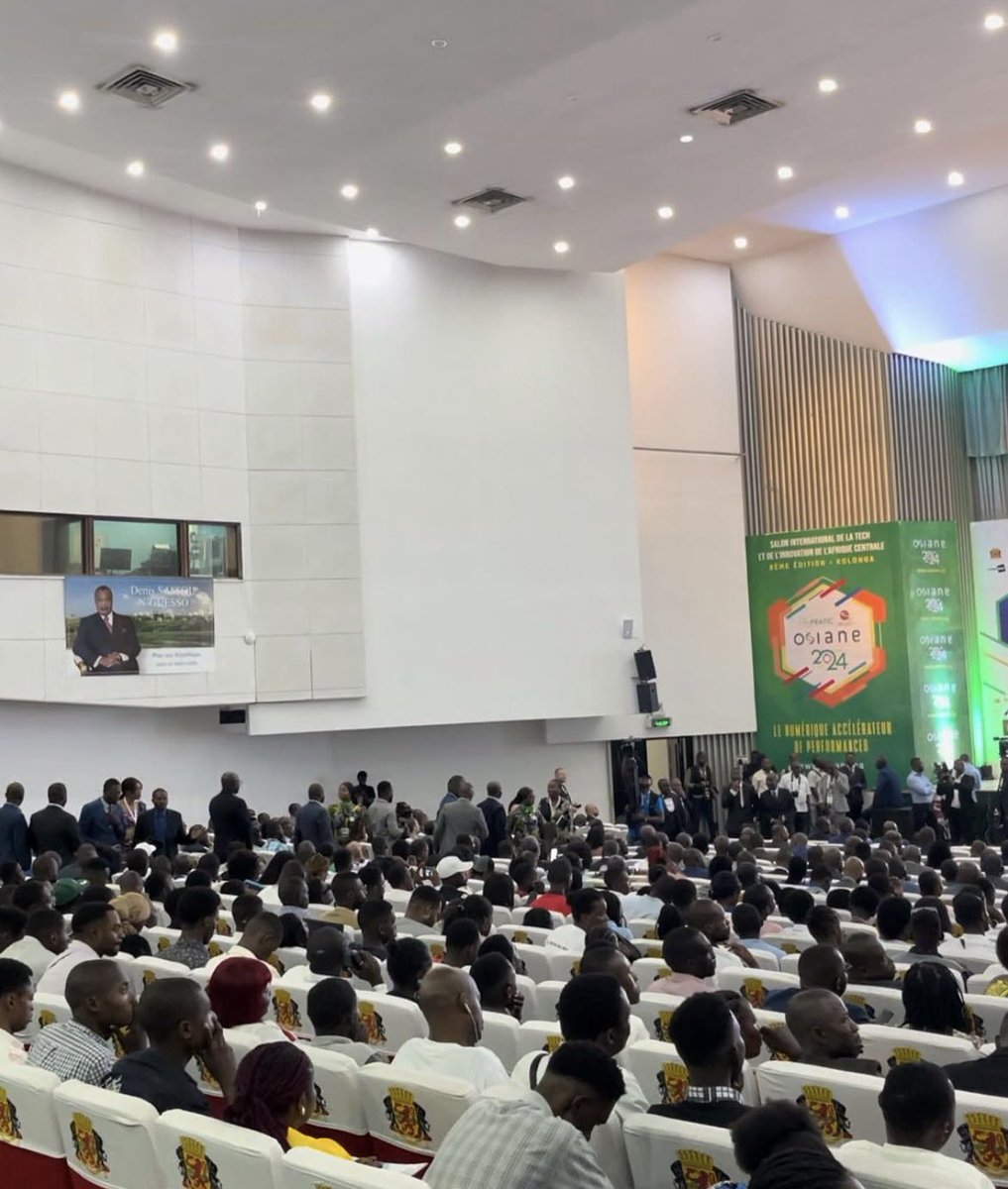 À demain 🤩👋
Osiane JOUR 1 terminé ✅🤩💛✨
Revivez en images la première journée du salon @osianecg1.
Nous avons eu le plaisir de recevoir la visite de Mr Thierry MOUNGALLA ,Ministre de la Communication &amp; des médias, Porte-parole du gouvernement au stand MTN Congo.
 
#mtncongo