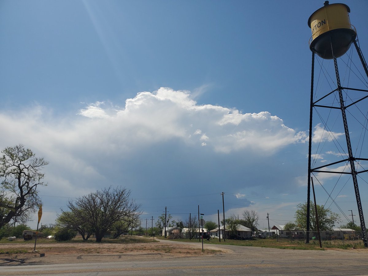 SchilkeScott's tweet photo. From start to severe warned high based supercell at Jayton Texas Kent County 4PM to 5PM looking west along Hyw 70 &amp; Hyw 380. Never did see any hail even while under the storm as it widen out. @LiveStormChaser https://t.co/TGuheUrBqZ #Weather #supercell #Texas #Jayton #severe https://t.co/AJkbUCKjxy