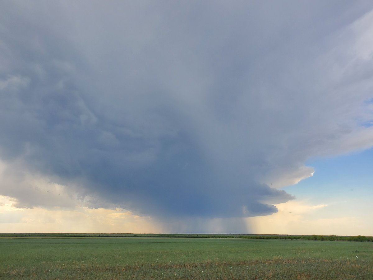 SchilkeScott's tweet photo. From start to severe warned high based supercell at Jayton Texas Kent County 4PM to 5PM looking west along Hyw 70 &amp; Hyw 380. Never did see any hail even while under the storm as it widen out. @LiveStormChaser https://t.co/TGuheUrBqZ #Weather #supercell #Texas #Jayton #severe https://t.co/AJkbUCKjxy