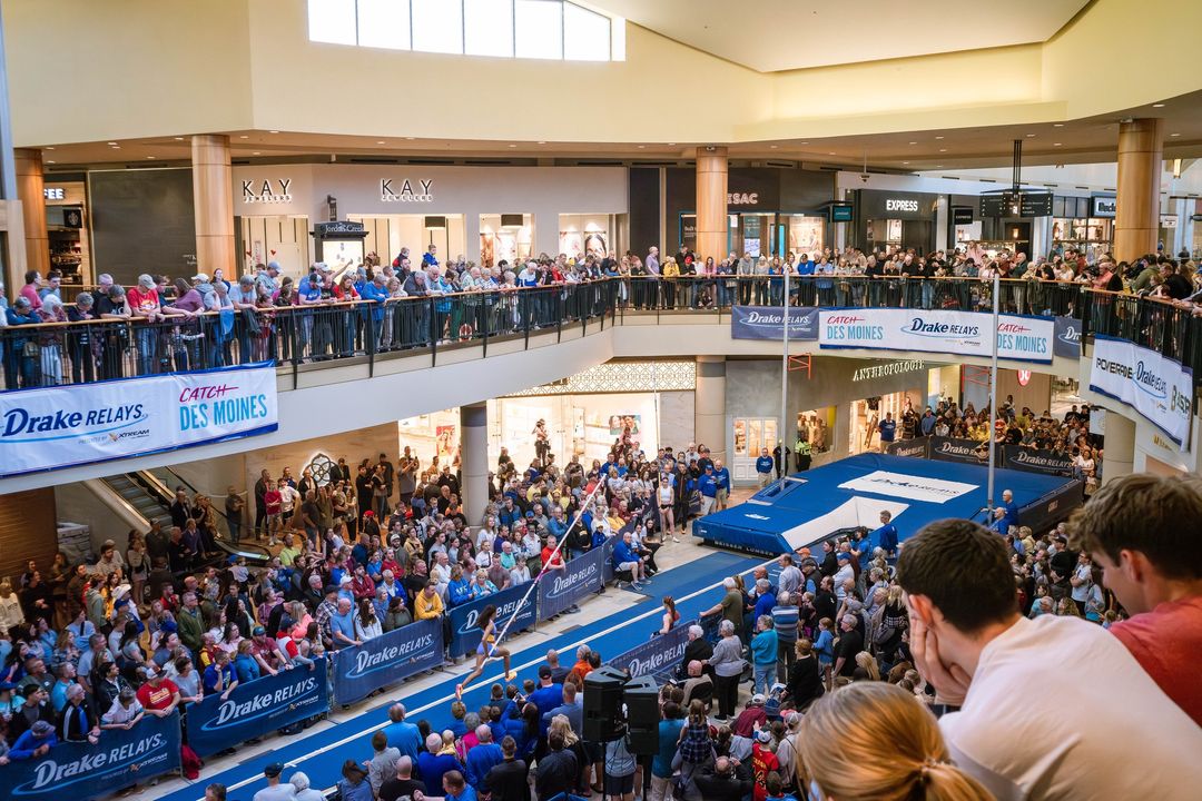 It's not every day you see athletes vaulting over poles at the mall! The @DrakeRelays pole vault competition transformed Jordan Creek Mall into an athletic arena 🏟️