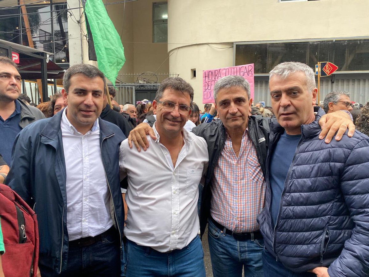 gabiyedlin's tweet photo. En defensa de la Educación Universitaria, sin banderias partidarias, en familia, en paz, hoy marchamos miles de Tucumanos.
La educación universitaria pública y gratuita no es negociable en la Argentina y es una obligación del Estado Nacional financiarla. https://t.co/pKmBi7IJWp