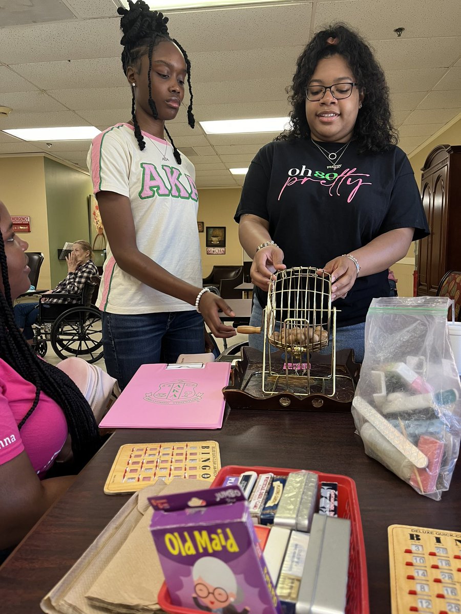 On April 23, 2024, the ladies of the Alpha Beta Chapter of Alpha Kappa Alpha Sorority, Incorporated® participated in community service to give back to the community on their Charter Day.
#AKA1908 #SoaringwithAKA #TuneInSAR #CharterDay #StrengthenOurSisterhood #WeAreAlphaBeta