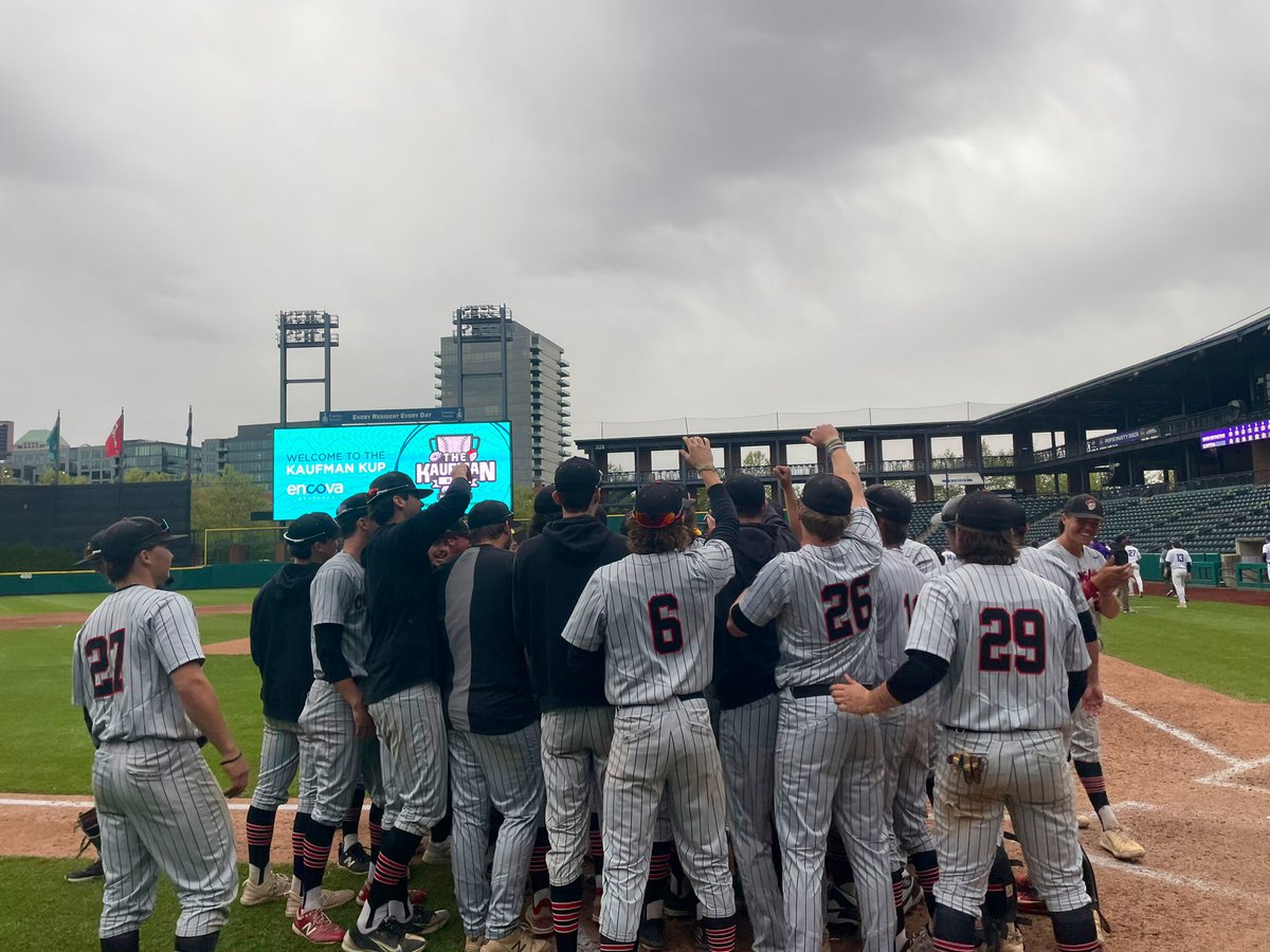 OWU_Baseball's tweet image. G2 FINAL: OWU 14 Capital 7 #RollShops

Bishops bring home the first Kaufman Kup! 

Home Turf Player of the Game - Ryan Duckworth (3-4, 2B, 3B, 4 RBI)