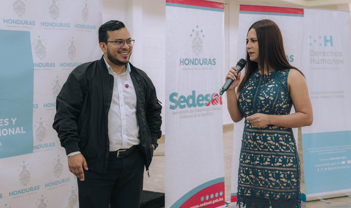Sedesolhn's tweet photo. La Unidad de Políticas para la Inclusión de la @Sedesolhn, junto a @sedhHonduras y con el apoyo de #SomosCDC, llevó a cabo una jornada de formación para funcionarios(as) de ambas instituciones sobre la prevención de la violencia contra personas trans. https://t.co/kemZKUCzqW