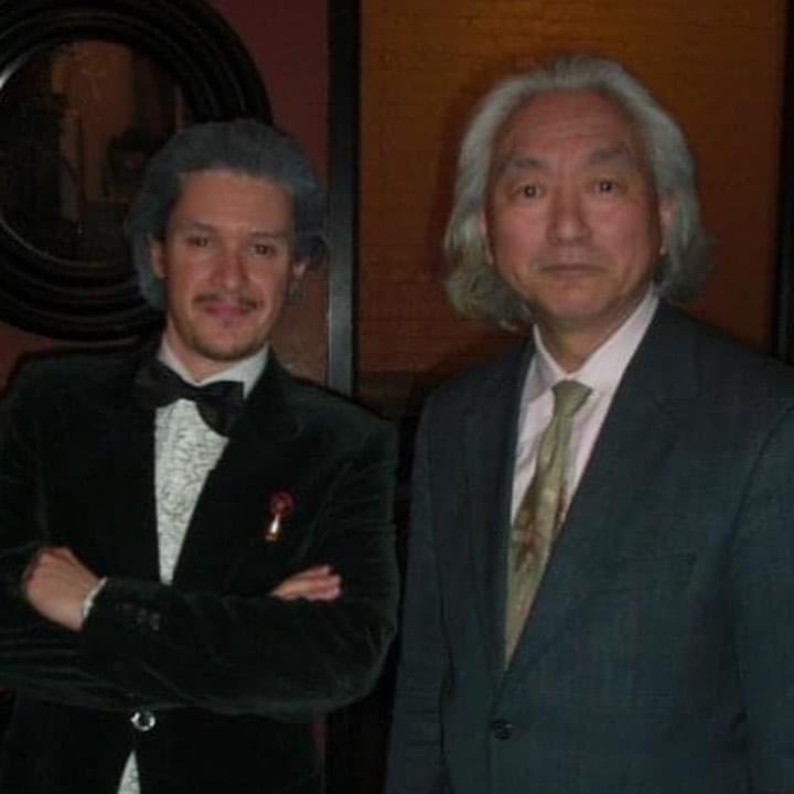 FrankTodaroVO's tweet image. This memory of a memory popped up today, the day after this day randomly came up in conversation?! 
Some real wibbly-wobbly timey-wimey stuff right there

4th pic explains it all:)

#DoctorWho #BBC #BBCAmerica @BBCAMERICA @bbcdoctorwho @michiokaku #TheyEvenGaveMeASonicScrewdriver