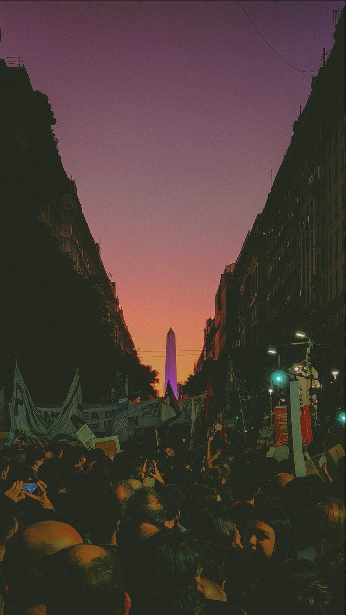 Qué emocionante la cantidad de gente defendiendo la educación pública 🇦🇷