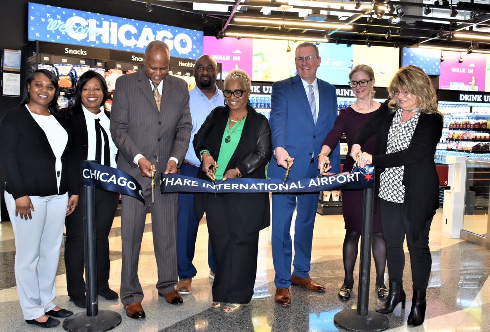 O'Hare's SECOND Hudson Nonstop is now open in Terminal 3! The travel essentials store offers easy shopping without the hassle of a checkout line! Visit Hudson Nonstop today in Terminal 1 near Gate B6 and, the newest location, Terminal 3 near Gate K1. bit.ly/4d4CsUB