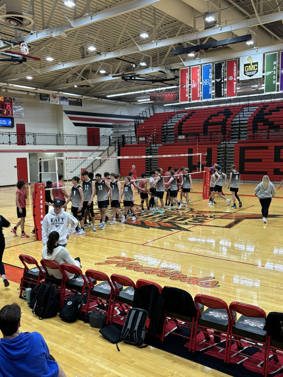rburn10's tweet photo. Big night for @EAST_HAWKS @lehsmenvball as they head to the other side of the @LakotaDistrict and get the sweep, and congratulations to Carson Hill who got his 2,000th career assist! https://t.co/2g1gDANgFC