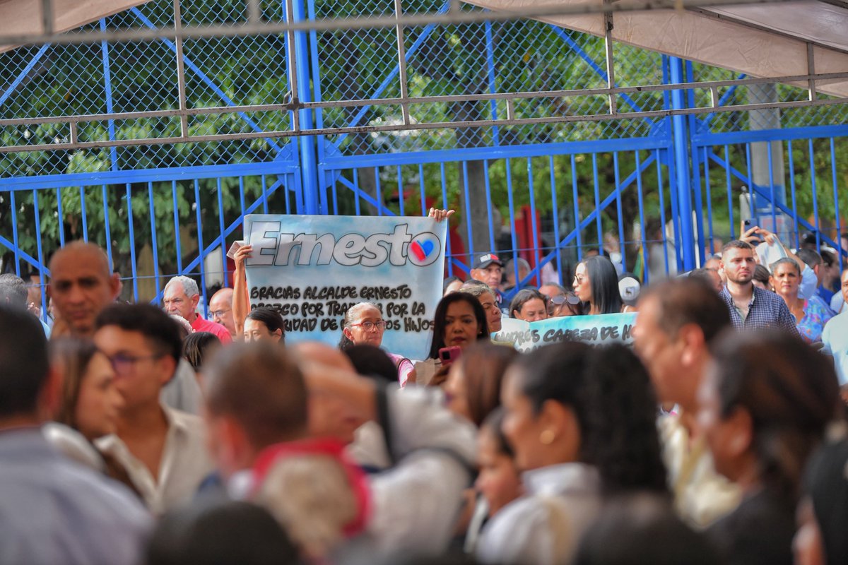 #100DiasConValledupar 
Arreglando nuestra casa⬇️
Gracias a los vallenatos recaudamos $27.000 millones para invertir en la ciudad, también desde la <a href="/comercabastos/">Comercializadora Mercabastos</a> realizamos una jornada de salud, higiene y capacitación en manipulación de alimentos dentro del pabellón del pescado.