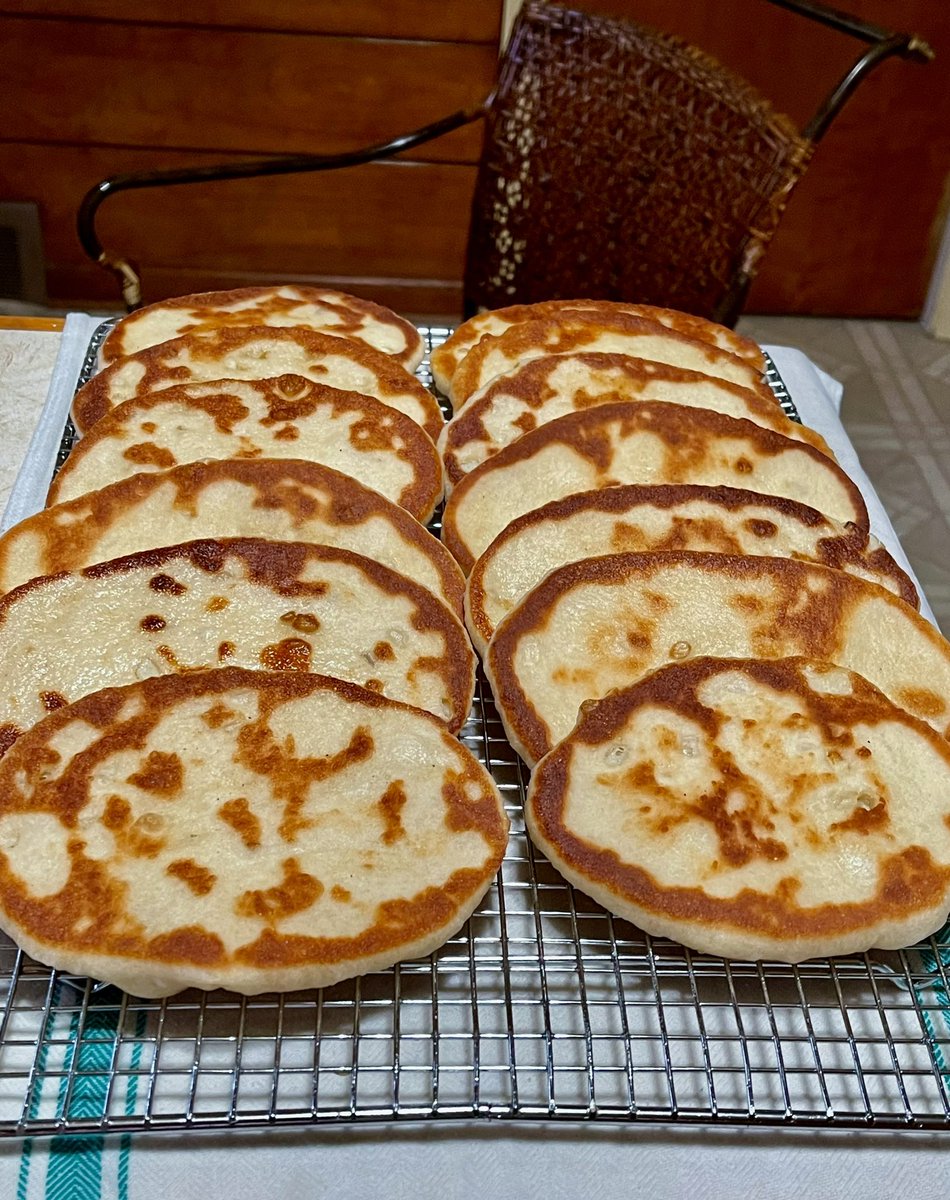 When you’re a bachelor, there’s always #leftovers to eat. Tonight, I added some #cashews on top of my Butter Ham #Curry. Of course, I had to made another batch of fresh #homemade #Naan 🫓 bread #Foodie #HomeChef @chefarchiepie @StewsSauce @chef_digi @mrhomechef85 @PhillyFillyLIVE