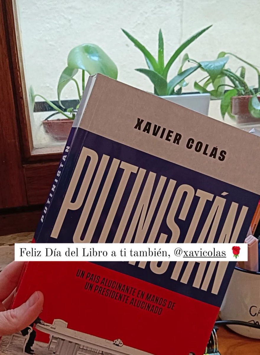 Ha sido mi primer Día del Libro como autor. Putinistán lleva casi dos meses en la calle, tres ediciones y me siguen llegando fotos del libro entrando en más y más casas para quedarse. amzn.eu/d/13ukfBU Gracias a todos. 🥰