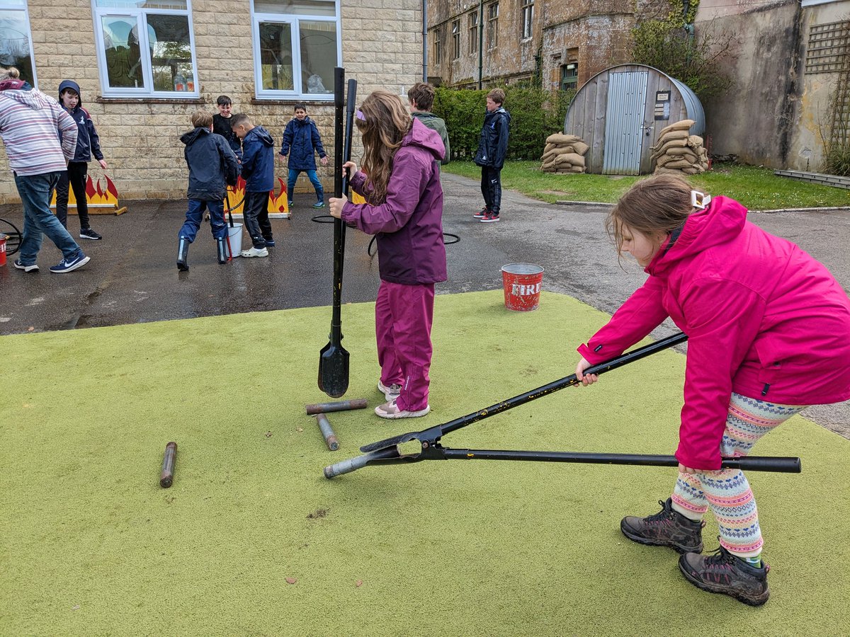 WinterfoldMFL's tweet photo. Year 5 practising to pick up incendiary bombs during WWII. @winterfoldhs https://t.co/GCETFHFxYH