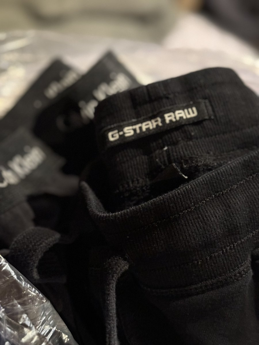 XD369X's tweet photo. I’ve somehow been mistaken for a straight boy who wears G-Star Raw @laundryheap_uk - where are my jocks babes? 😂 #notmylaundry https://t.co/xy1o8YLJm2