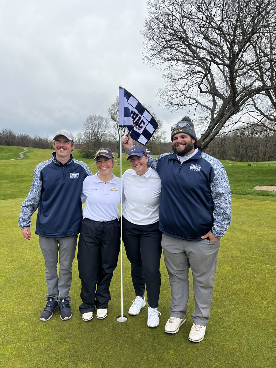 Congratulations on a fantastic career at Siena Heights for our seniors, Megan and Bethany! Also a special thank you for Colin and all his hard work as our GA this year! 
#FearTheHalo
