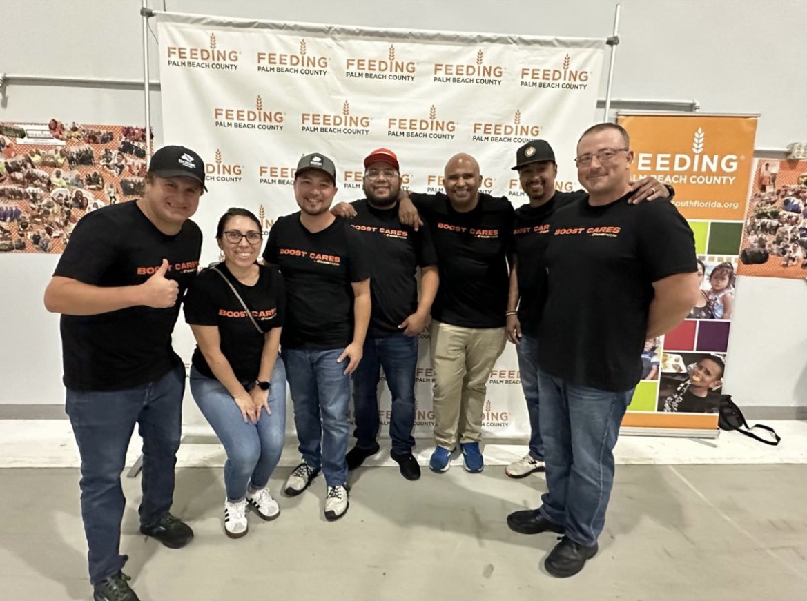 BoostSoFlo's tweet image. Today team SoFlo of Boost Mobile had an amazing opportunity to give back to the community. We worked very hard to help support @FeedingSouthFL by ensuring we boxed up as many goods as possible to provide for the community #boostcares#boostmobile#volunteer