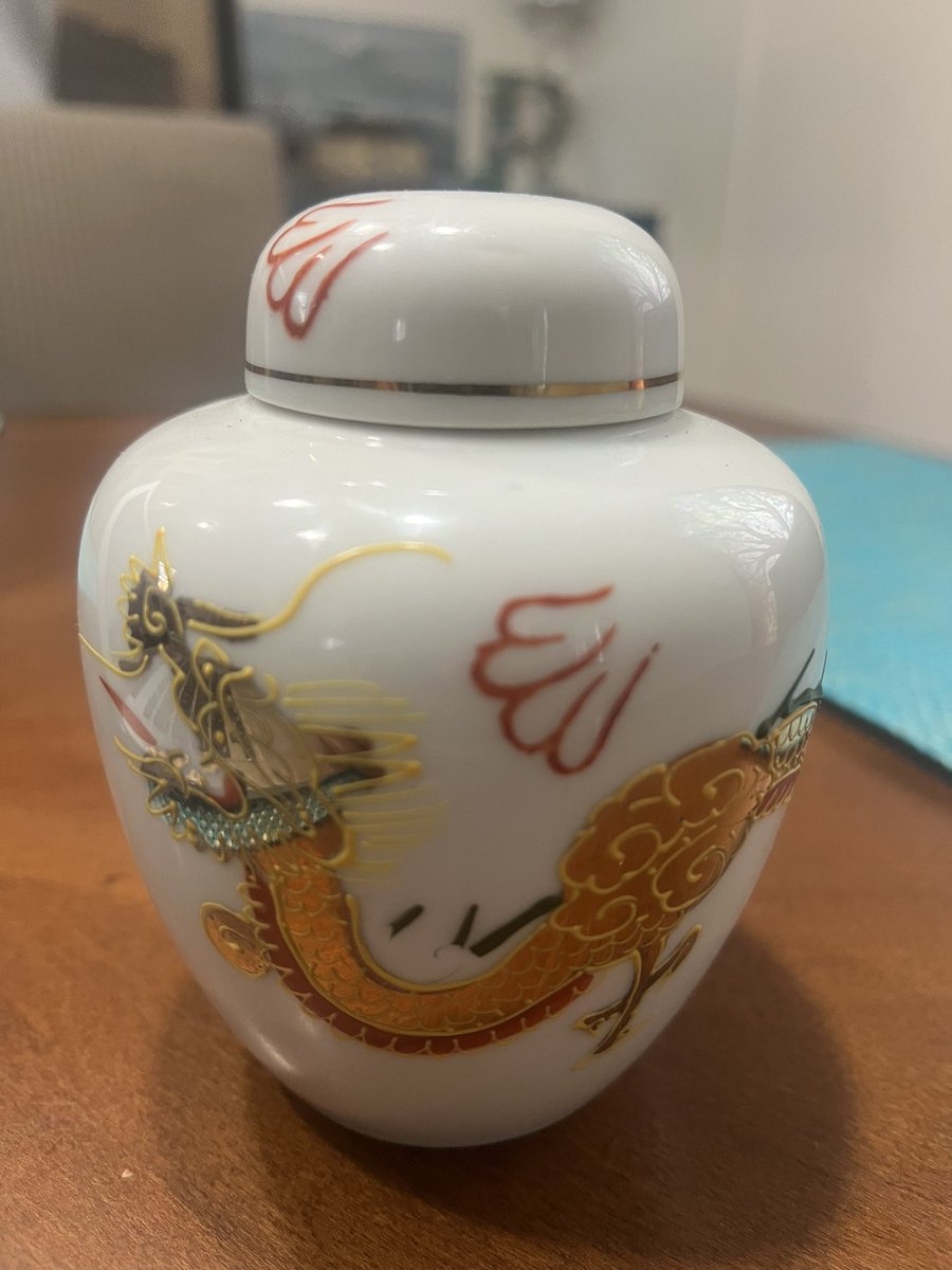 ebay.com/itm/4049393921…
#dragon #vase #dragonart #vaseart #ceramic #ceramics #pottery #art #antique #vintage #homedecor #interiordesign #chineseart #asianart #mythology #oriental #gift #collectible #fengshui #interiordecorating