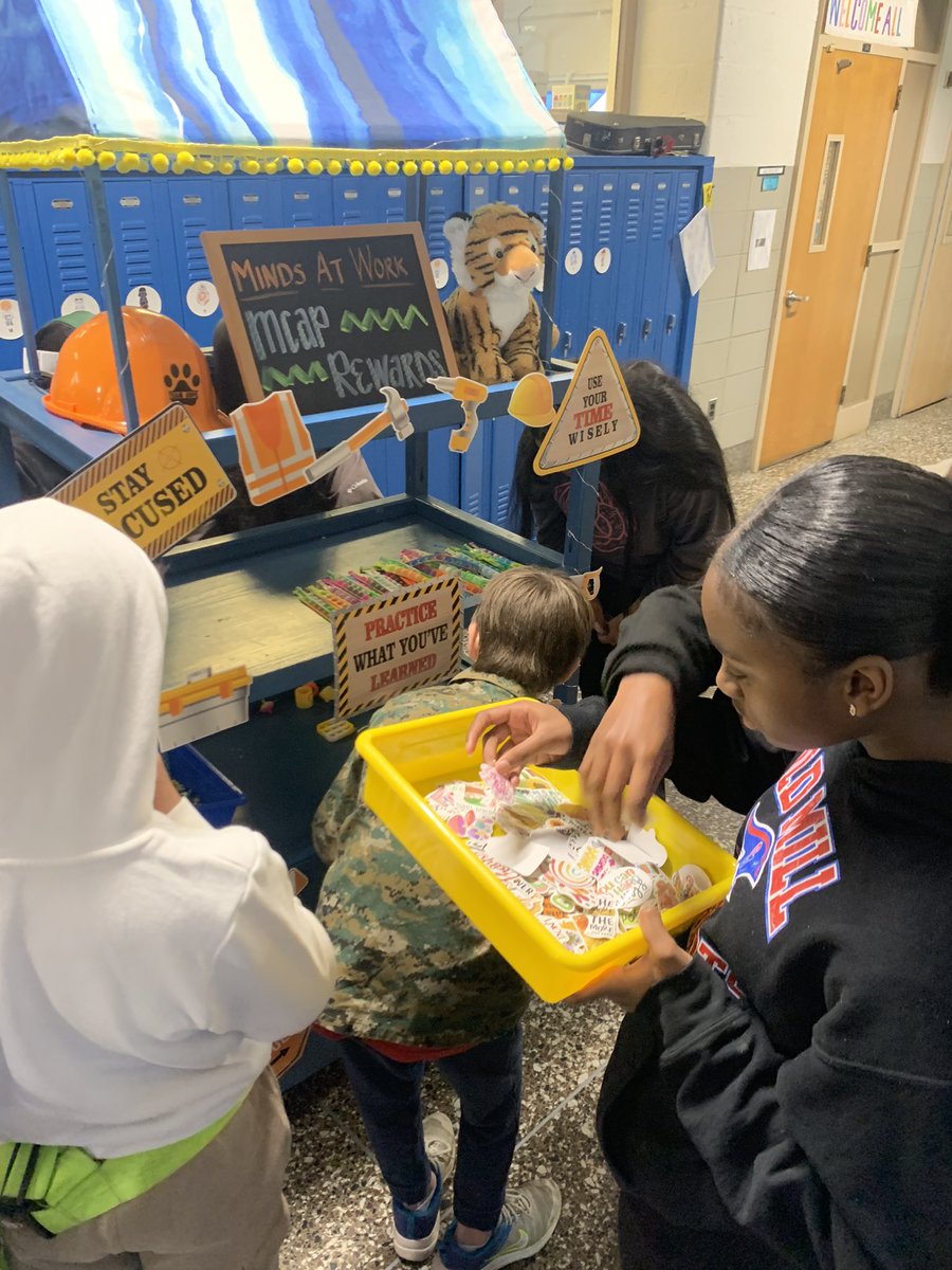gbparkaacps's tweet image. The MCAP Incentive Cart came around today to reward our 3-5th grade students for their hard work on the Reading Assessment. Math starts tomorrow! We’ve got this!! #MindsAtWork #BelongGrowSucceed @AACountySchools