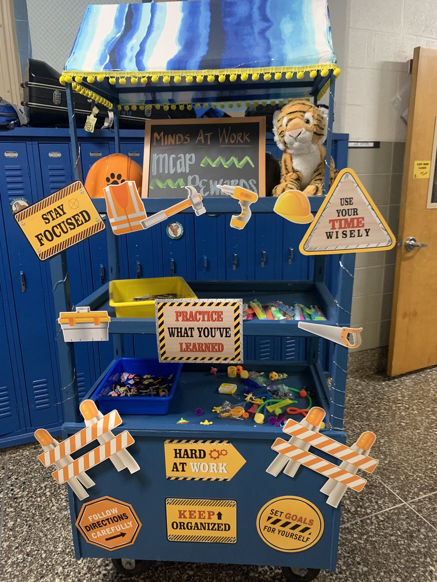gbparkaacps's tweet image. The MCAP Incentive Cart came around today to reward our 3-5th grade students for their hard work on the Reading Assessment. Math starts tomorrow! We’ve got this!! #MindsAtWork #BelongGrowSucceed @AACountySchools