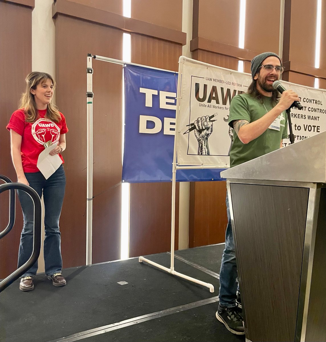 I introduced our newest UAW brother Zach Costello from VW Chattanooga at our @UAWD_Reform victory party at @LaborNotes on Saturday—if you need something to give you hope today, read Zach's interview with @alexnpress. UAW members are changing our lives & this whole country. ✊